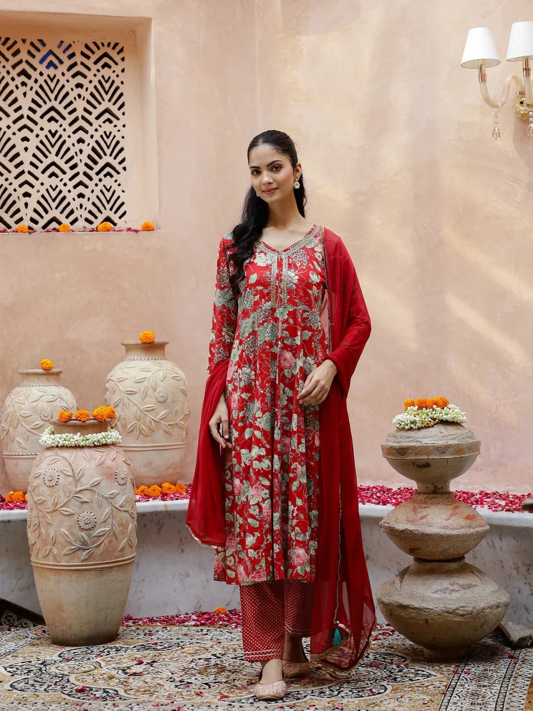 Tiko Fashion Women's Red Floral Print V-Neck Cotton Kurta Set