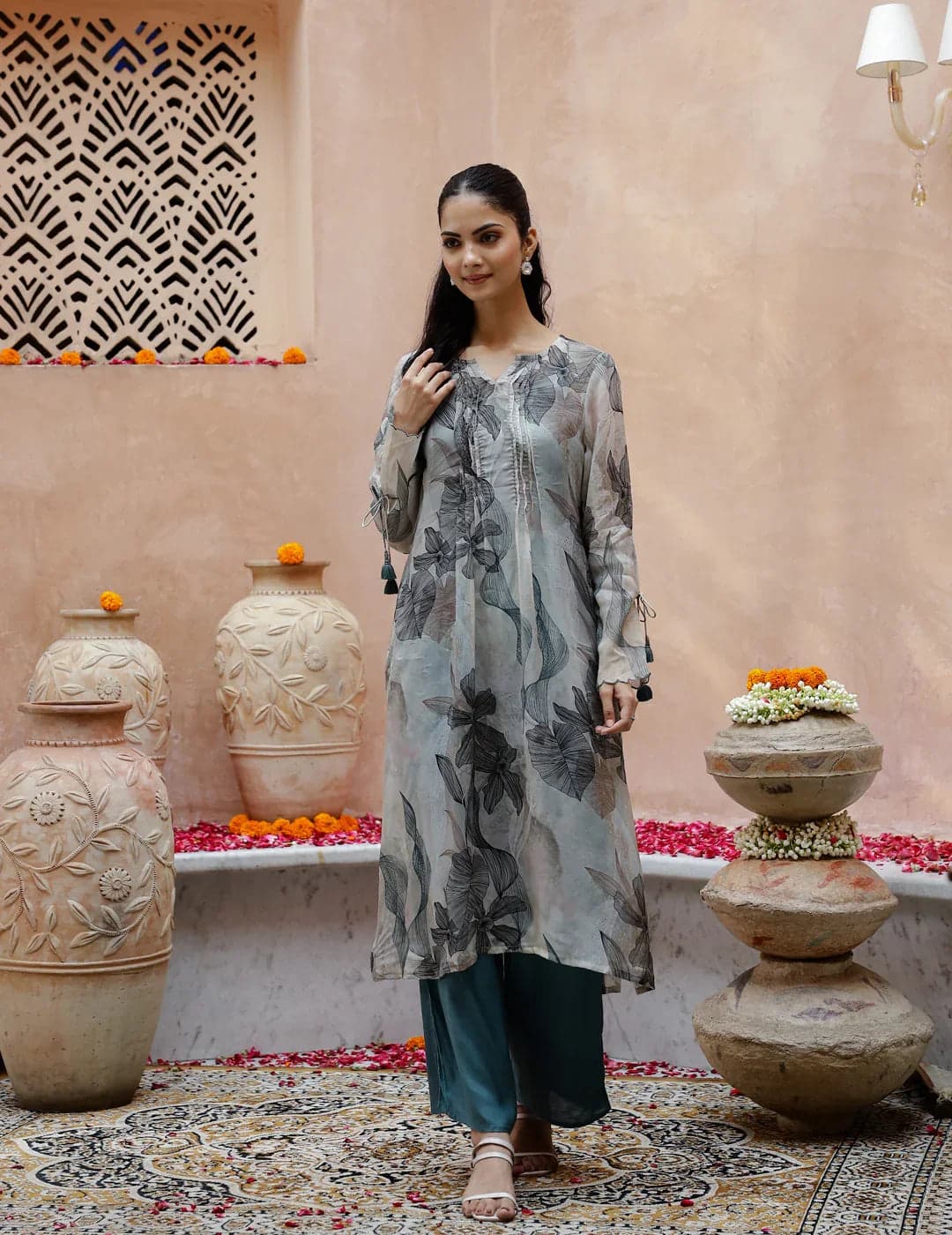 Tiko Fashion Women's Green Floral Printed Sweetheart Neck Kurta Set